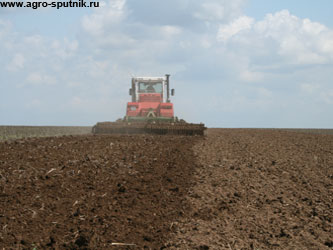 сельхозтехника в поле